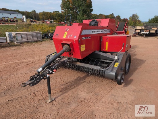Massey Ferguson SB 1840 inline square baler with thrower, nearly new condition