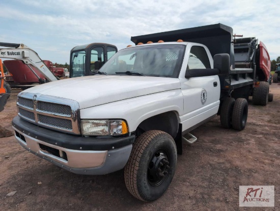 2001 Dodge 3500 1-ton dump, 4WD, gas, automatic, VIN: