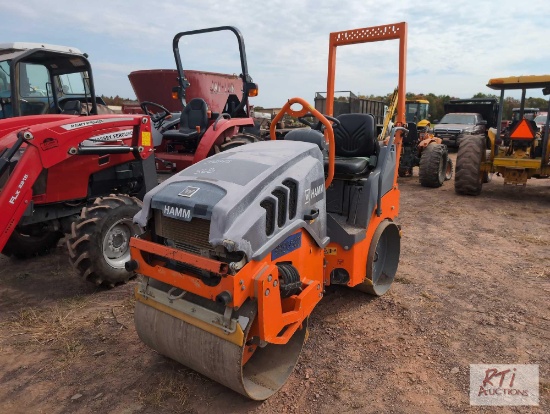 Hamm HD8 36in double drum vibratory roller Kubota diesel engine, 385 hrs