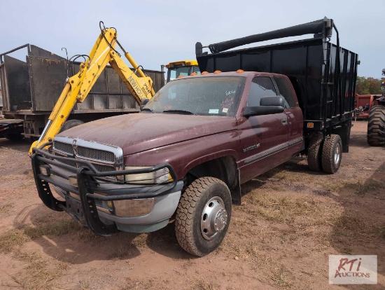 2001 Dodge Ram 3500 extended cab 1 ton dump, V10 engine, 8ft steel box, high sides, tarp, 4WD, PW,