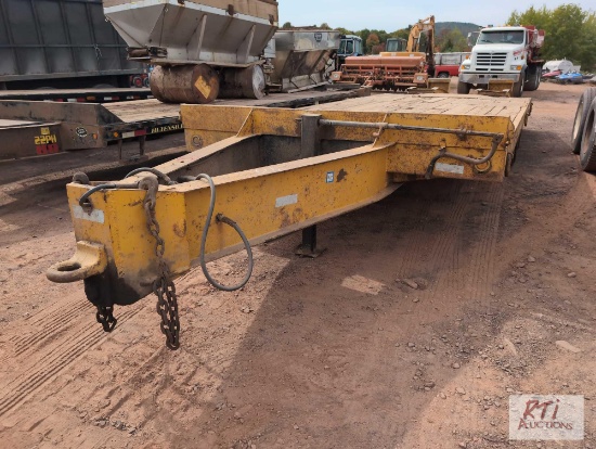 1998 Eager Beaver backhoe trailer, 24ft fold over ramps, dovetail, air brakes, 20 ton, VIN: