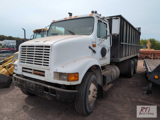 1990 International 8100 tandem axle grain truck, Fuller 9 speed transmission, 18ft steel dump body,