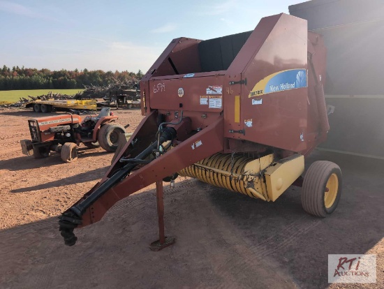 New Holland BR7050 round baler