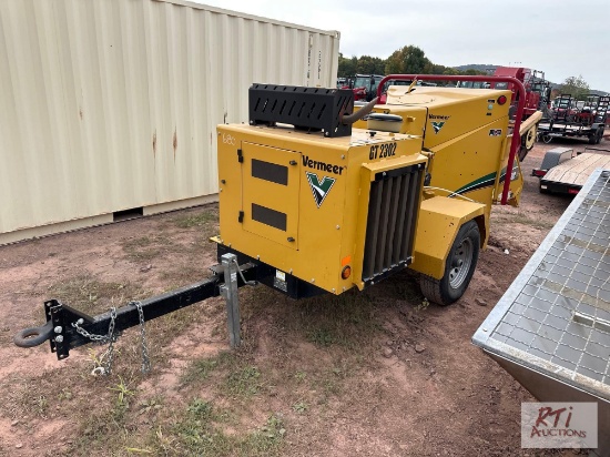 Vermeer BC1000 XL tow behind chipper, 4 cylinder gas engine, 762 hrs, missing chute,