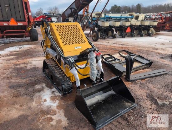 MXMIT14 mini skid steer with bucket and gas engine