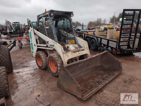 Bobcat 642B skid steer loader with gas engine, excellent tires, 4600 hrs