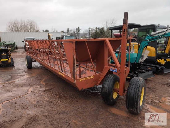 Pequea cattle feeder wagon