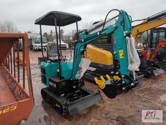 MH12R mini excavator with bucket, thumb, gas engine