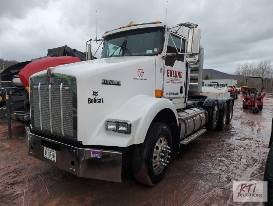 2020 Kenworth truck tractor with 3rd axle, heavy spec, 56,200lb GVW, 8LL transmission, wet line,