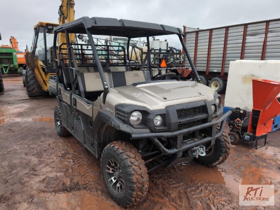 Kawasaki Mule Pro FXT utility vehicle, 2 passanger rows, 4WD, gas engine, ONLY 113 hours. Bill of