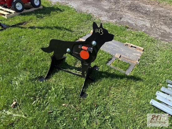Coyote shaped shooting target