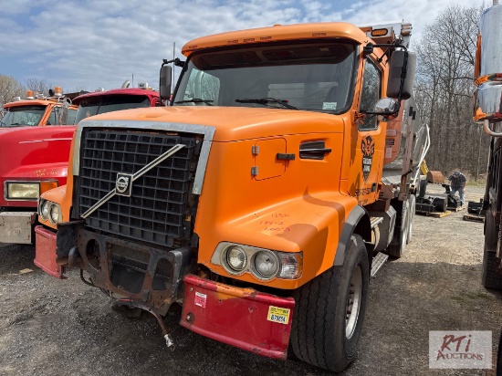 2008 Volvo tandem axle dump, Henderson stainless steel 14ft dump body, coal chute, conveyor, tarp,