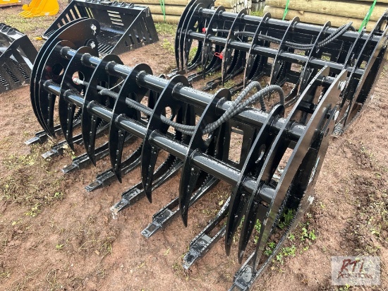 6ft hydraulic log grapple bucket for skid loader.