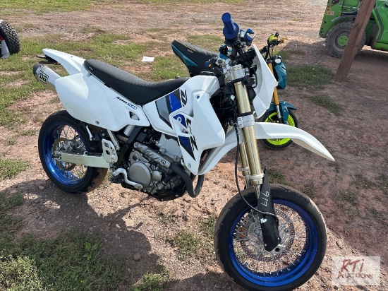 2021 Suzuki 400 SM road dirt bike. VIN: JS1SK44A2M7100234