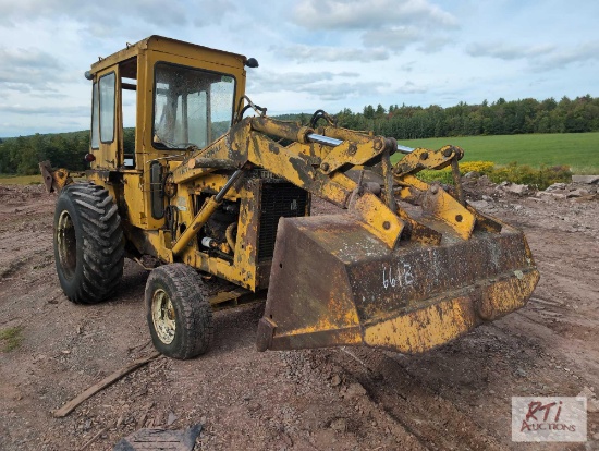 International 3514 tractor loader backhoe