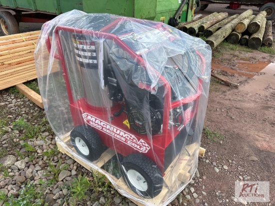 New Magnum Gold high pressure hot water pressure washer with 15hp gas engine, S/N 263419