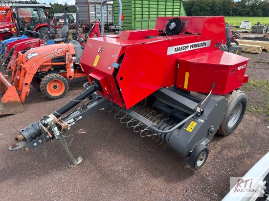 Massey Ferguson / Heston 1840 inline square baler, this machine is demo only, minimal use