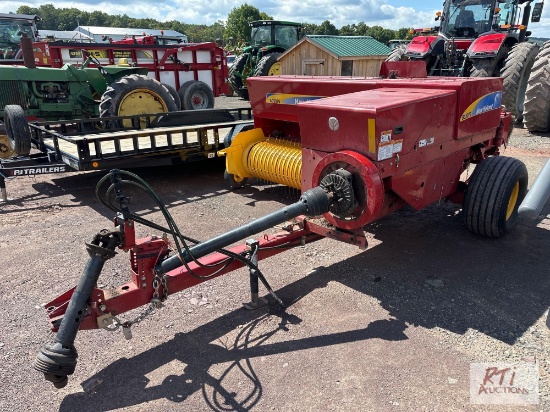 New Holland BC5070 square twine baler, very nice condition.