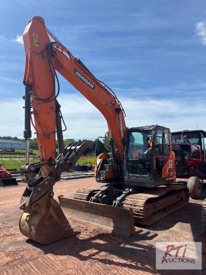 Doosan DX140 excavator, cab, heat, AC, hydraulic thumb, digging bucket, quick coupler, dual cylinder