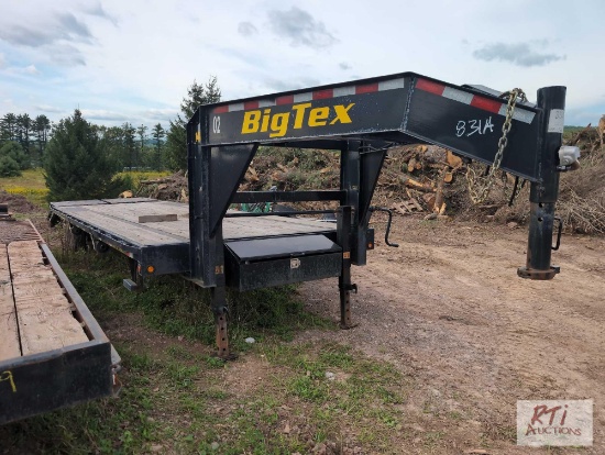 2020 Big Tex gooseneck trailer, tandem axle, 25ft with 5ft dovetail, Mega ramps, 14,000lb GVW, VIN: