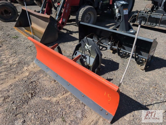 Bobcat hydraulic angle snow plow
