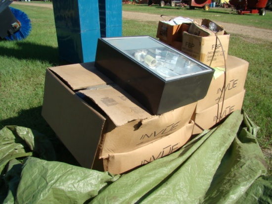 PALLET OF MISC. STREET LIGHTS