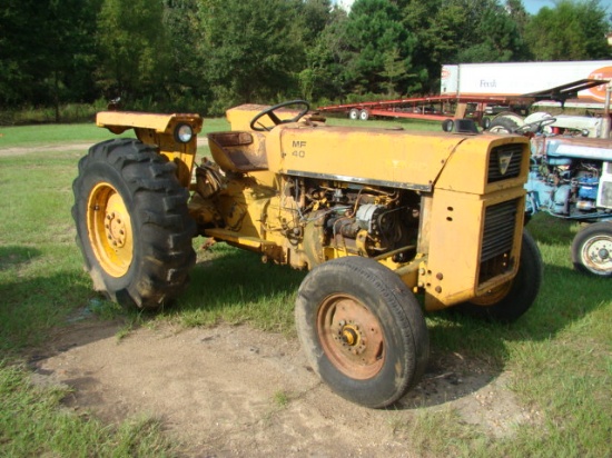 (D-ROW) MASSEY FERGUSON 40 INDUSTRIAL TRACTOR