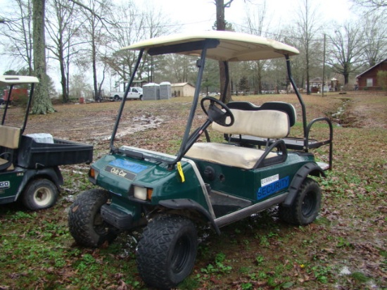 CLUB CAR ELECTRIC GOLF CART WITH CHARGER