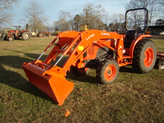 2018 KUBOTA L4701 TRACTOR WITH F/E LDR