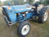 2600 FORD TRACTOR