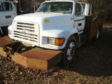 1999 FORD F750 WITH 11' WORK BED