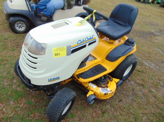 2006 LT1045 CUB CADET LAWN MOWER