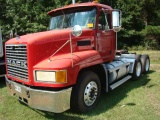 (T) 2001 MACK TRUCK