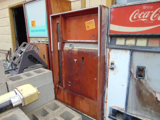 ANTIQUE CAVALIER COKE MACHINE