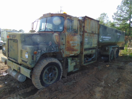 (NT) '82 MACK ARMY SURPLUS FUEL TRUCK