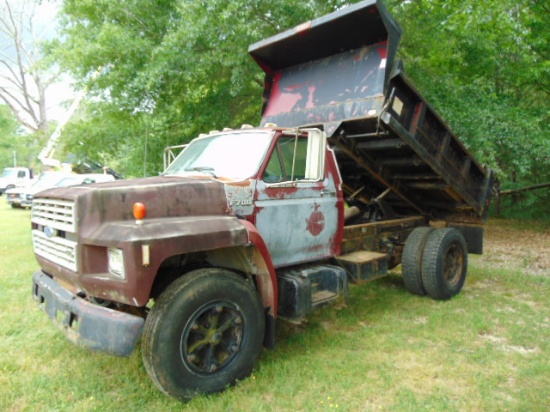 (TC) 1993 FORD F700 DUMP TRUCK