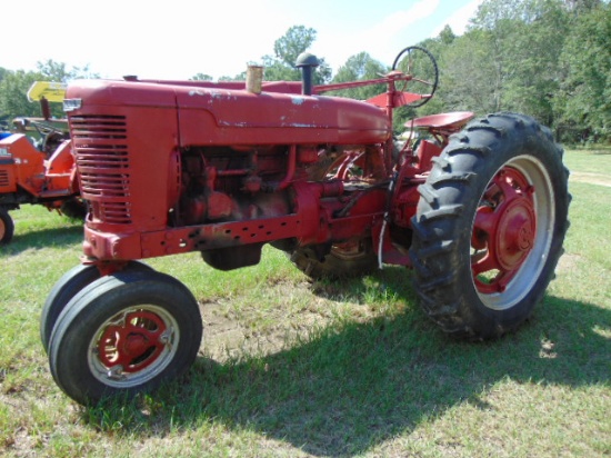(INOP) FARMALL M TRACTOR