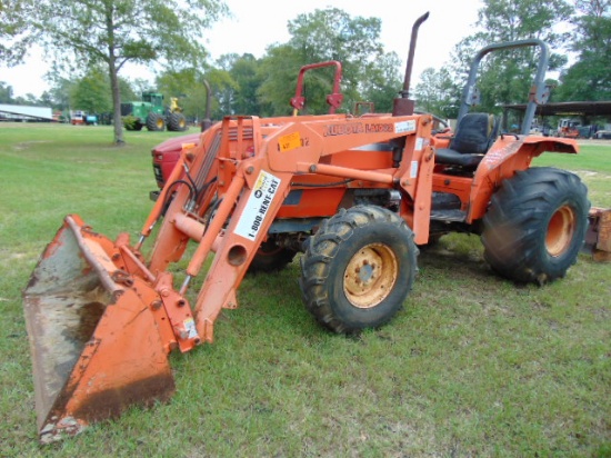 KUBOTA M4900 TRACTOR