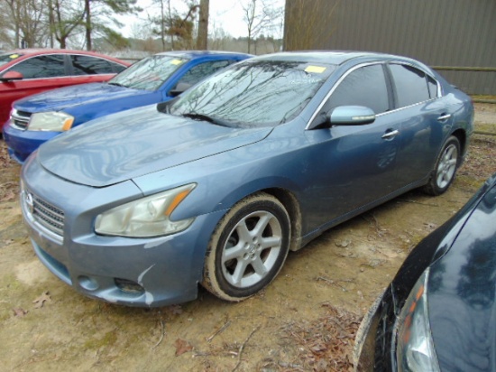 (T) 2010 NISSAN MAXIMA