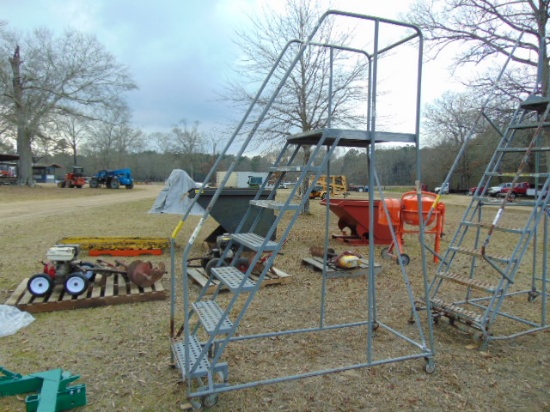 ROLLING (7)STEPS LADDER