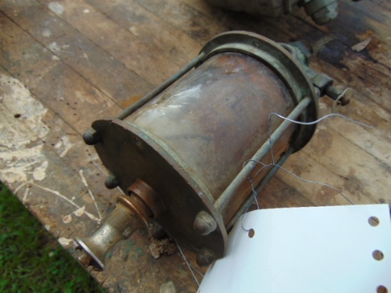 ANTIQUE ENGINE OILER 4-1/2" GLASS