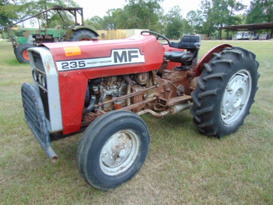 Massey Ferguson 235 Tractor