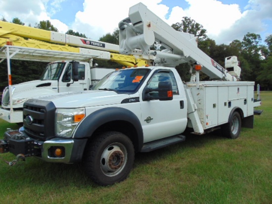 (T) 2016 Ford F550 Super Duty Bucket Truck