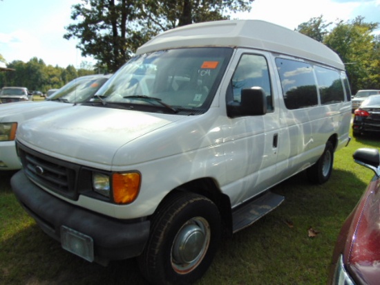 (Td) 2004 Ford E350