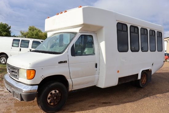 2007 Ford - Diamond E350 Bus