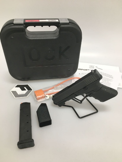 Glock 19 Gen 4 Pistol in 9mm New in Box, Missing Bottom End Grip