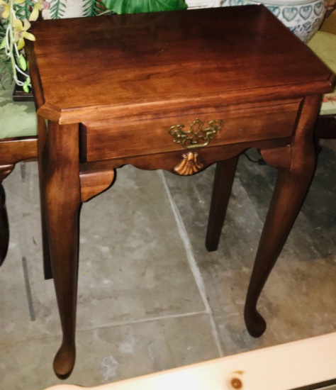 Simple & Sleek Single Drawer End Table