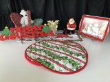Holliday Home Goods, Placemats, Sign, Baskets, Trays & More
