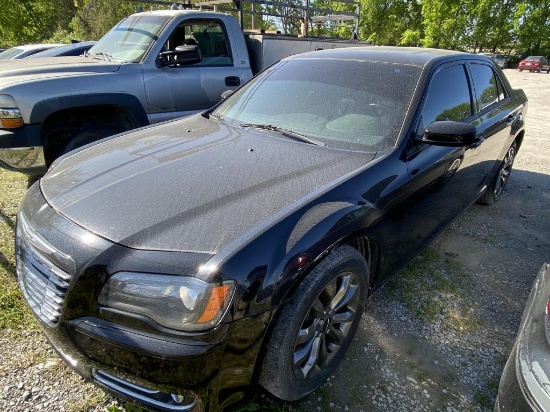 2014 Chrysler 300 Black Tow# 87019