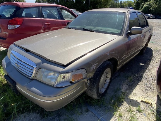 2002 Ford Crown Vic Tow# 101567